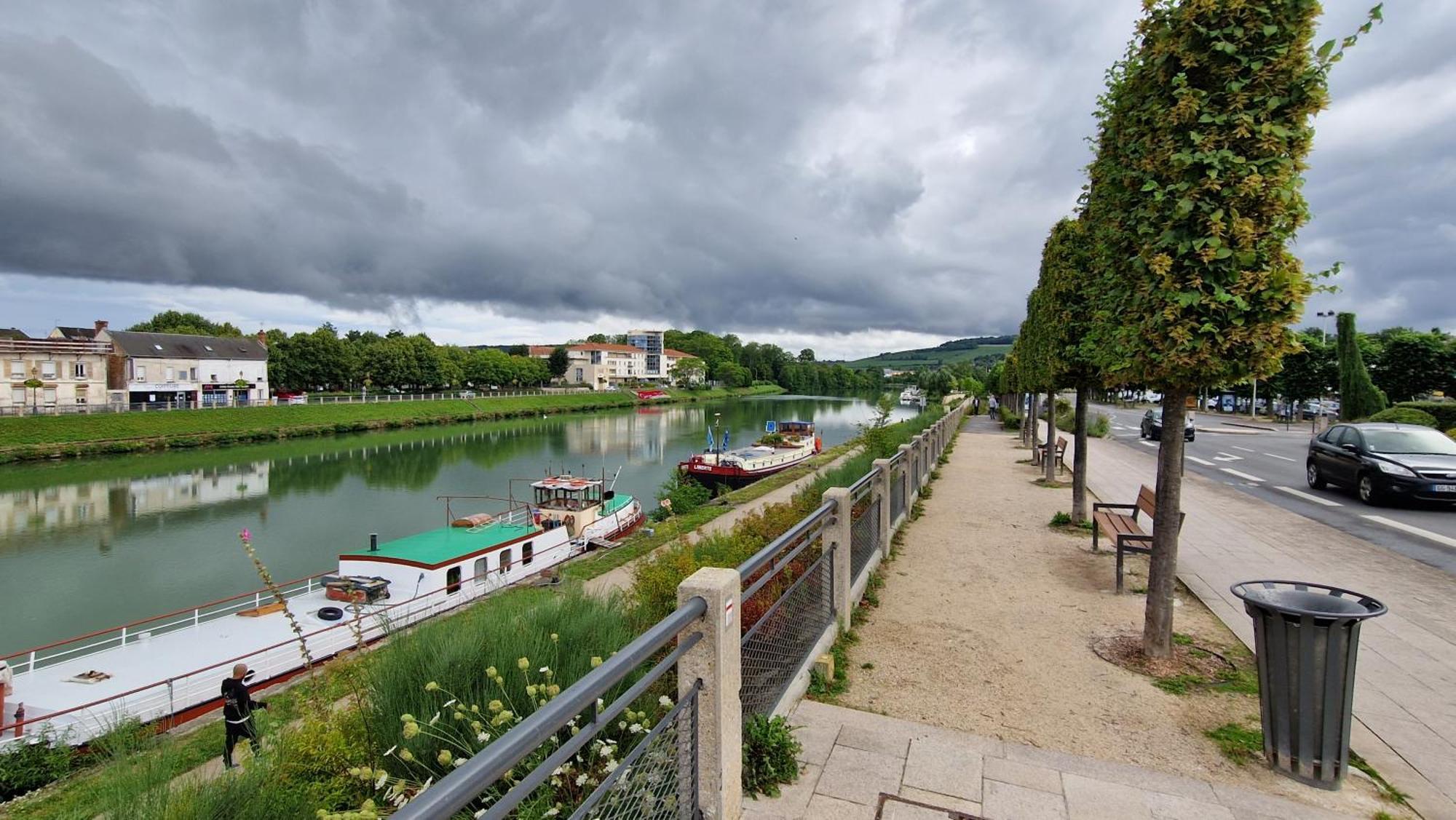 Appartement Le Rossignol à Château-Thierry Extérieur photo